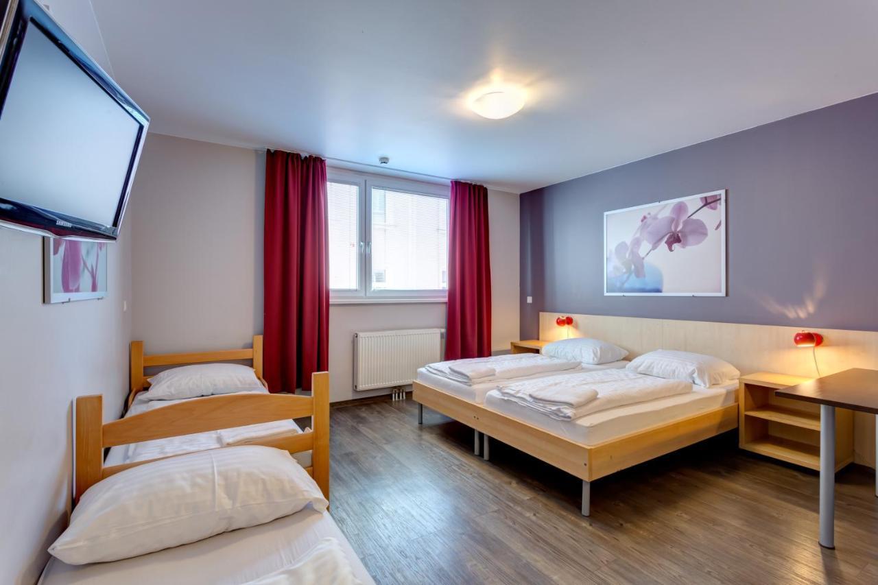 Meininger Hotel Wien Hauptbahnhof Экстерьер фото